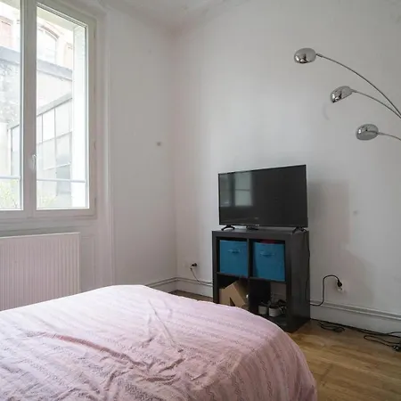 Apartment Charming On The Place D'italie Paris